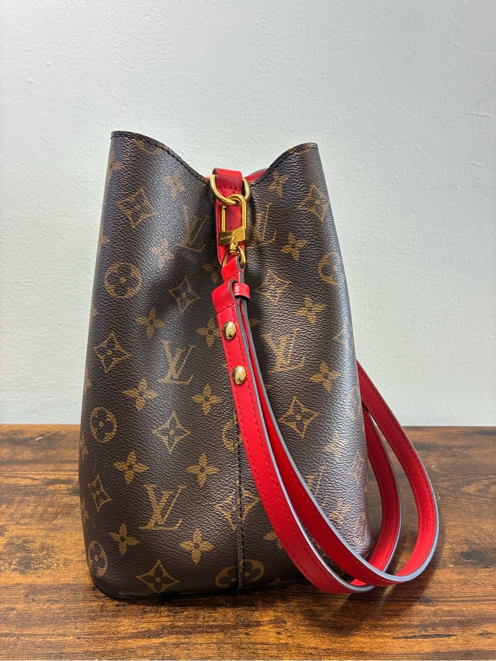 Louis Vuitton Monogram Drawstring Shoulder Bag with Red Trim - Picture 6 of 11